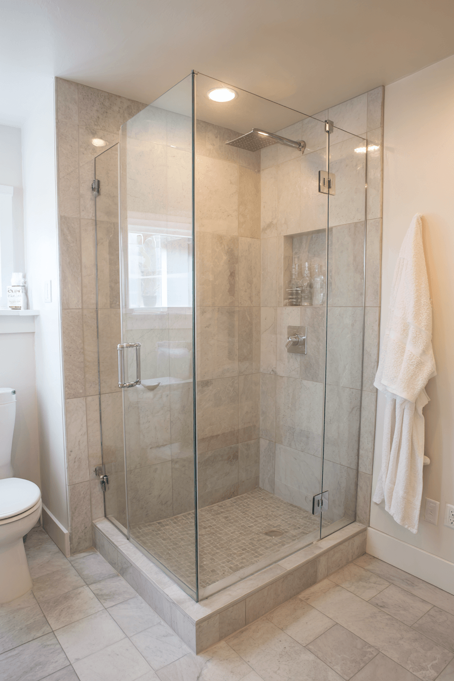 29 Tiny Bathroom Ideas That Prove Small Spaces Can Be Absolutely Stunning 10