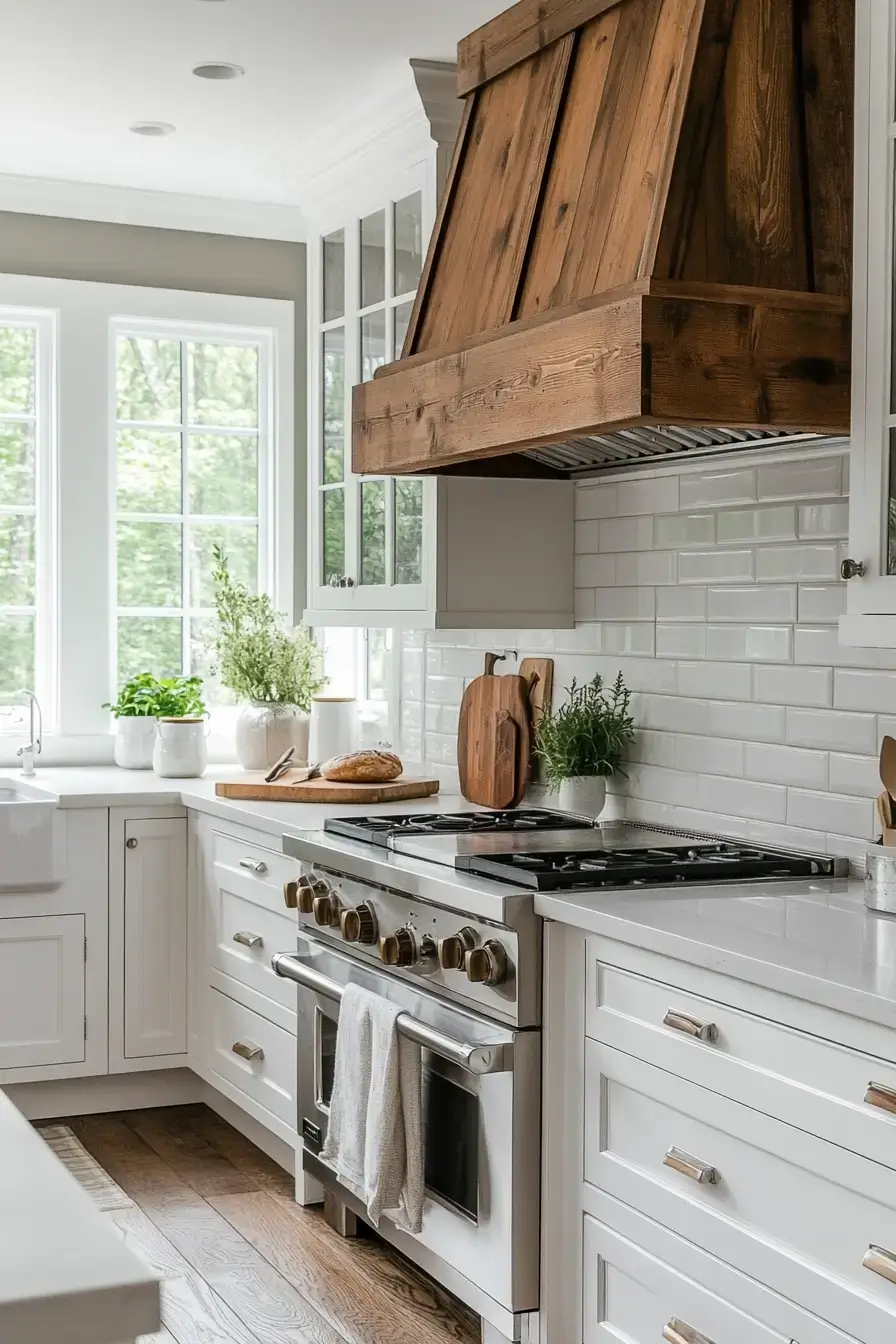 29 Farmhouse Kitchens with White Cabinets That Balance Clean and Cozy 9