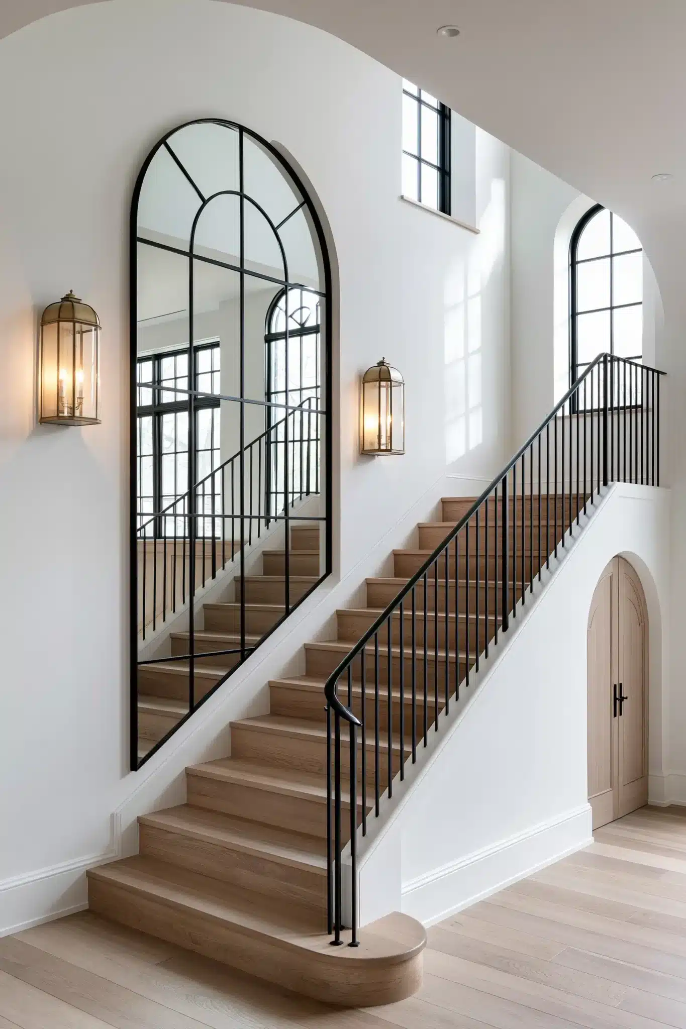 29 Staircase Wall Decor Ideas That Stop the Climb Feeling Bare 13