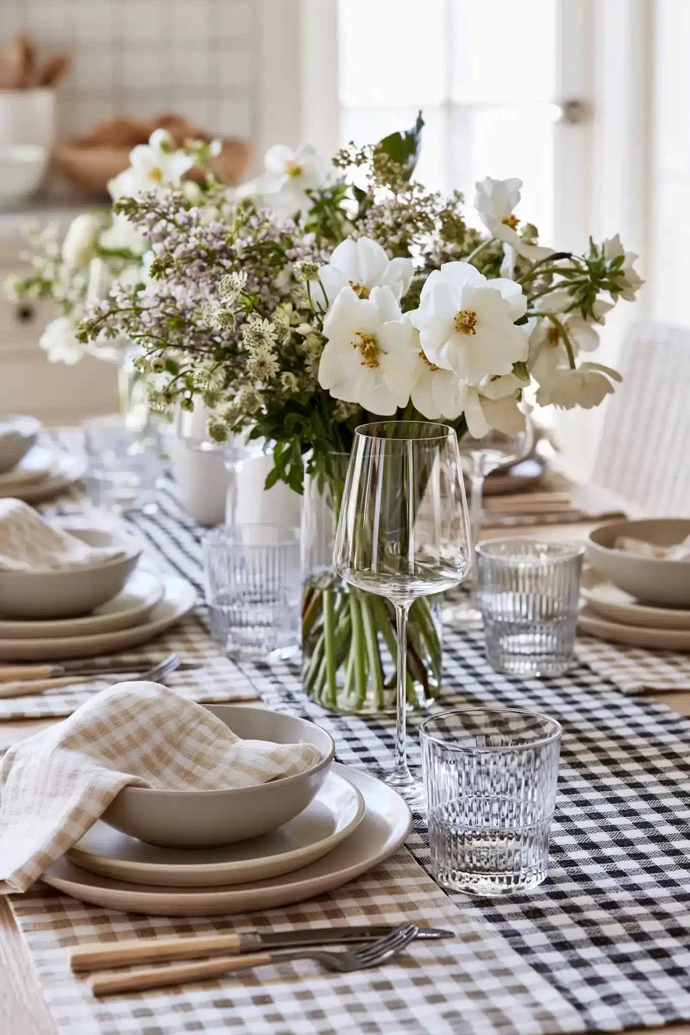 29 Spring Kitchen Decor Ideas for a Room That Wakes Up Early 26 spring kitchen decor