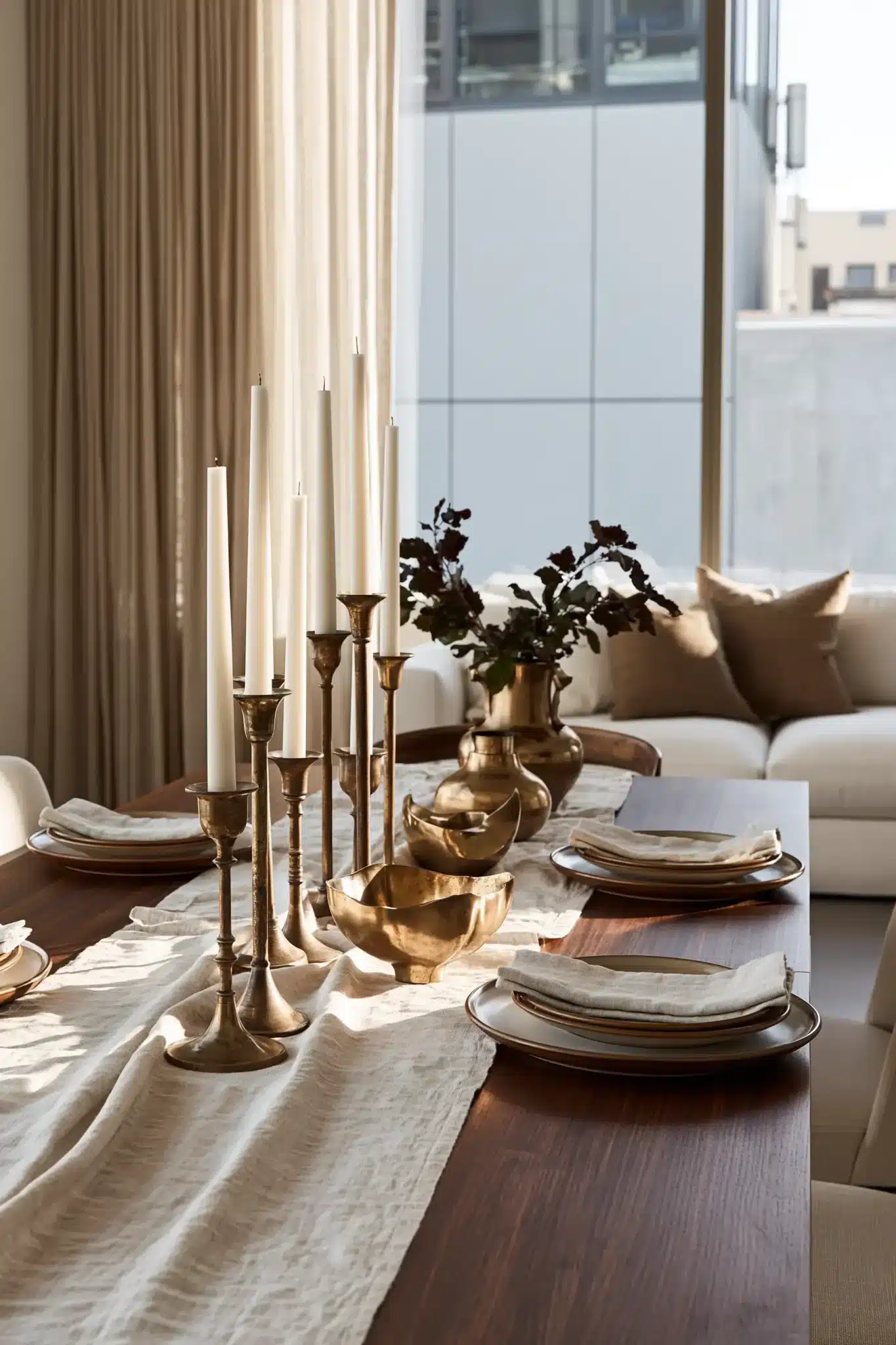 29 Dining Room Table Centerpiece Ideas You Can Build in Minutes 20 dining room table centerpiece ideas