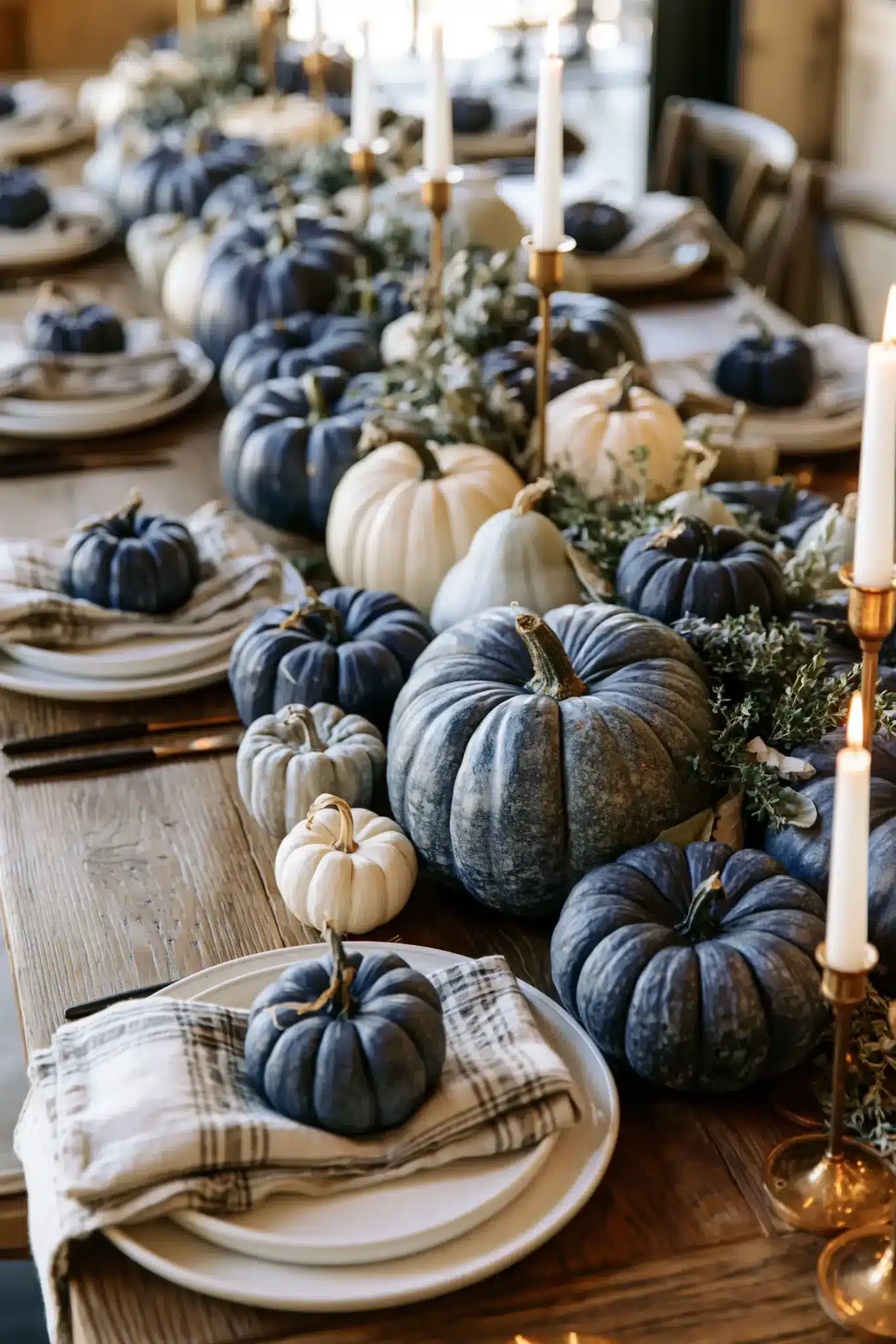 29 Blue Thanksgiving Table Decor Ideas Beyond the Usual Orange 5 blue thanksgiving table decor