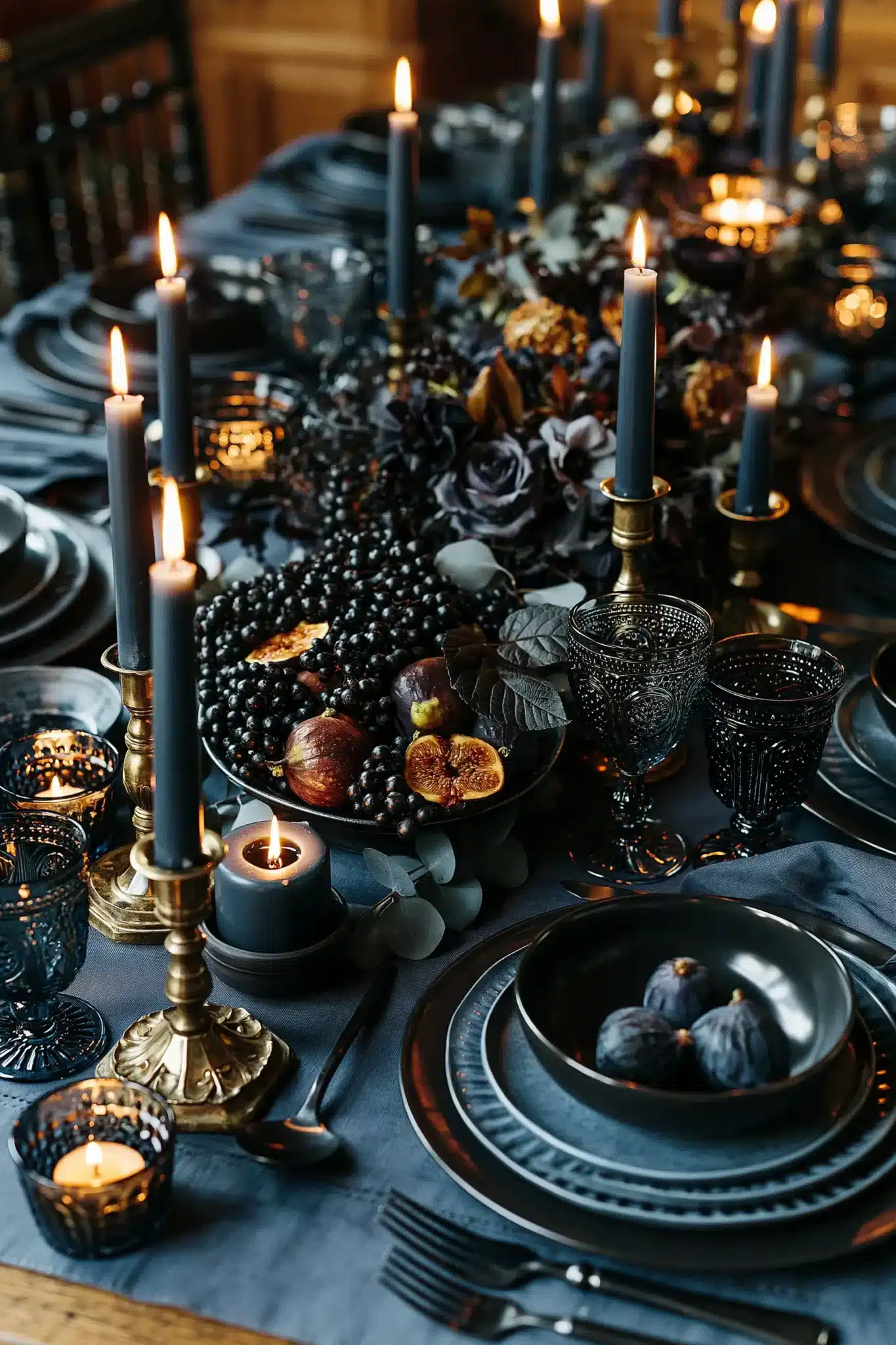 29 Blue Thanksgiving Table Decor Ideas Beyond the Usual Orange 7 blue thanksgiving table decor