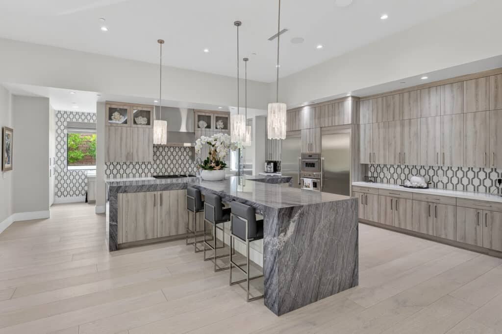 29 Modern Luxury Kitchen Ideas for the Ultimate Cooking Experience 32 Modern Luxury Kitchen Ideas